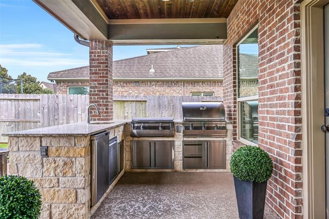2433 Prairie Mist Lane, Friendswood, TX 77546