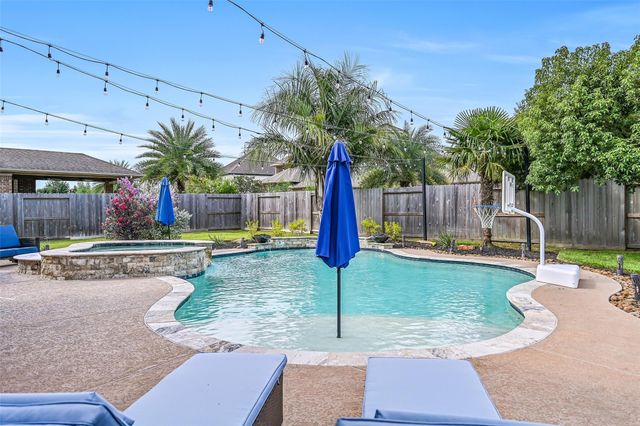 2433 Prairie Mist Lane, Friendswood, TX 77546