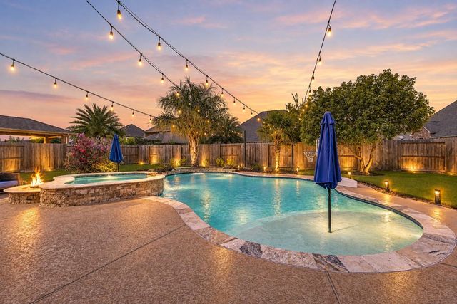 2433 Prairie Mist Lane, Friendswood, TX 77546
