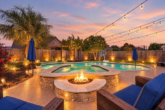 2433 Prairie Mist Lane, Friendswood, TX 77546