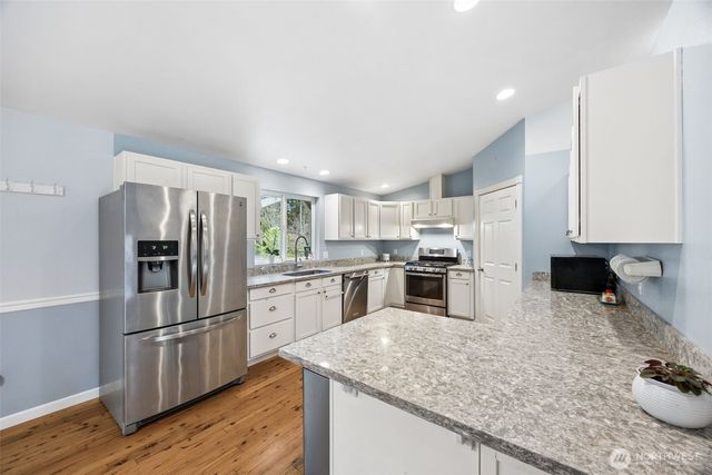 10 E Mooreview Lane E, Shelton, WA 98584