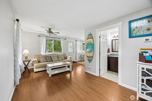 10 E Mooreview Lane E, Shelton, WA 98584