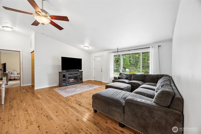 10 E Mooreview Lane E, Shelton, WA 98584