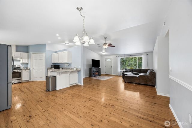 10 E Mooreview Lane E, Shelton, WA 98584