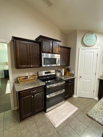 2113 Salamanca Street, Navarre, FL 32566