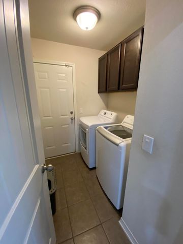 2113 Salamanca Street, Navarre, FL 32566