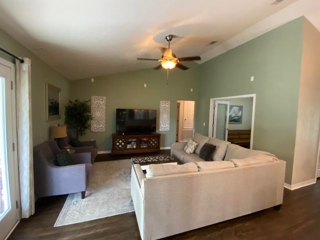 2113 Salamanca Street, Navarre, FL 32566