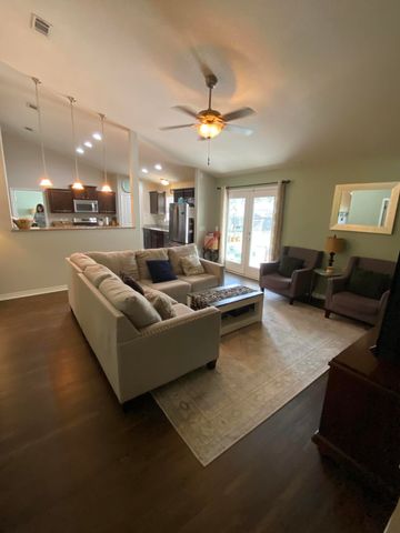 2113 Salamanca Street, Navarre, FL 32566