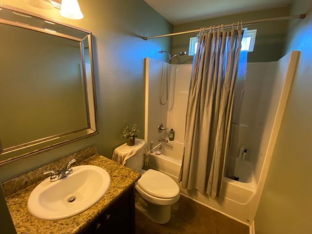 2113 Salamanca Street, Navarre, FL 32566