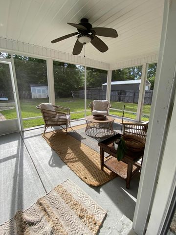 2113 Salamanca Street, Navarre, FL 32566