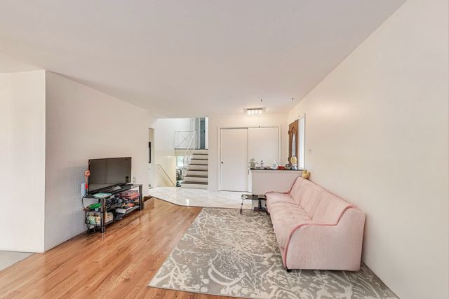 821 Long Road, Glenview, IL 60025