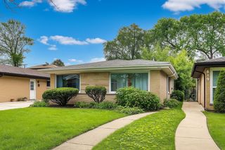 821 Long Road, Glenview, IL 60025