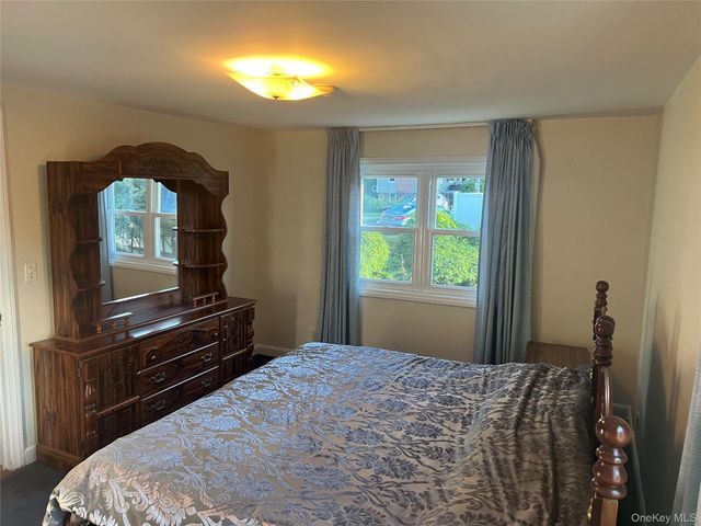 80 Roberts Lane, Yonkers, NY 10701