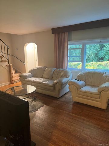 80 Roberts Lane, Yonkers, NY 10701