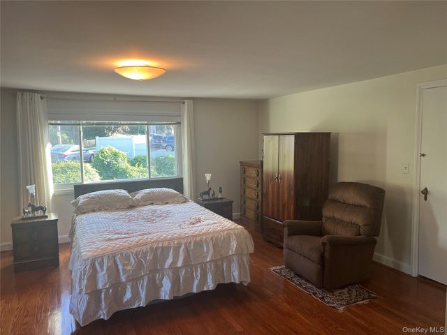 80 Roberts Lane, Yonkers, NY 10701