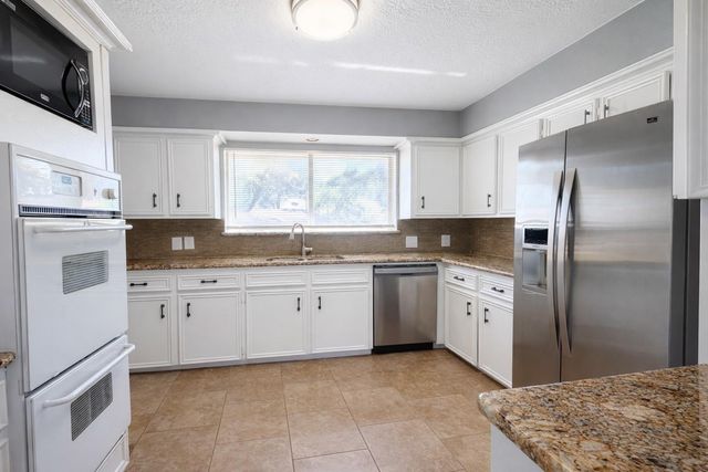 703 Bayview Drive, El Lago, TX 77586