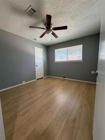 703 Bayview Drive, El Lago, TX 77586