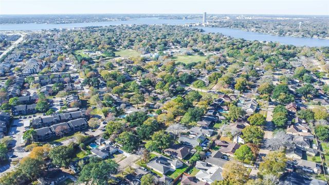 703 Bayview Drive, El Lago, TX 77586