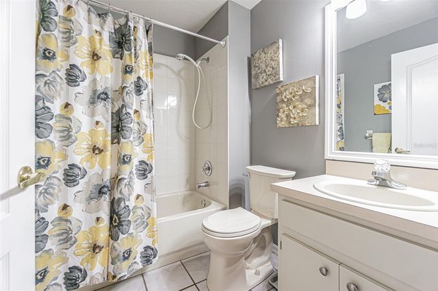 6431 LAURELWOOD DRIVE, Zephyrhills, FL 33542