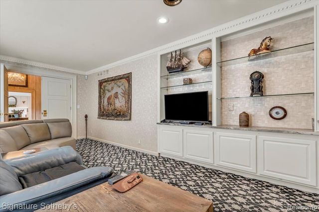 38383 Saddle Lane, Clinton Township, MI 48036