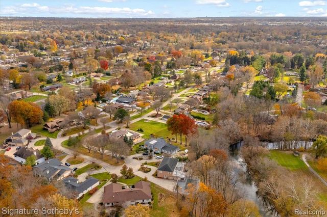 38383 Saddle Lane, Clinton Township, MI 48036