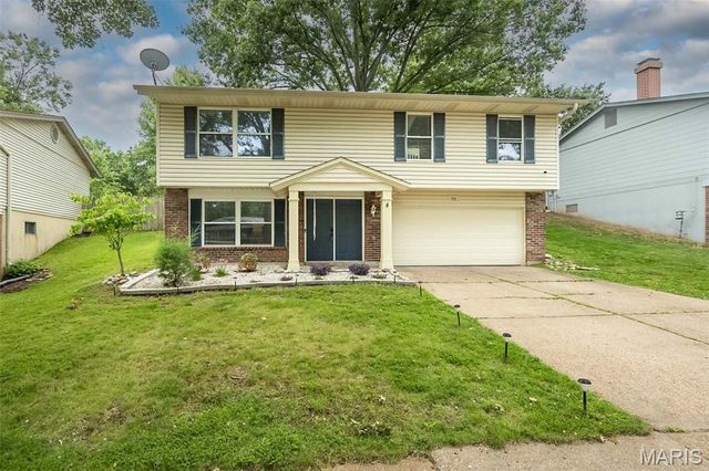 508 Arborwood Drive, Ballwin, MO 63021
