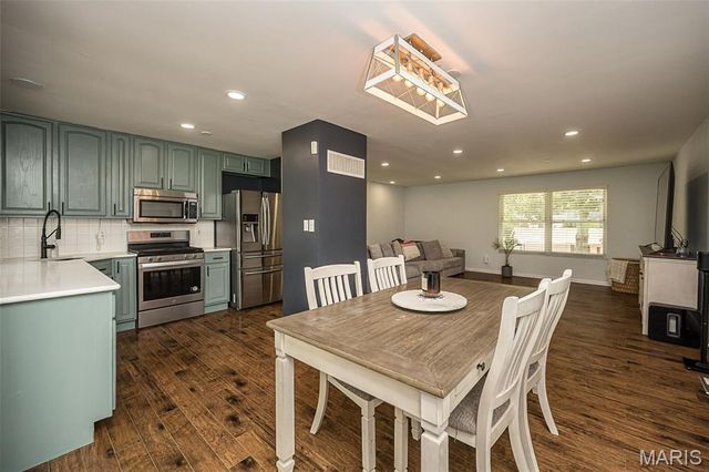 508 Arborwood Drive, Ballwin, MO 63021