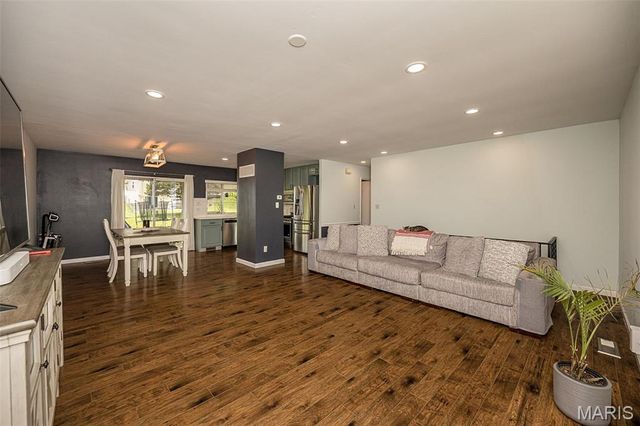 508 Arborwood Drive, Ballwin, MO 63021