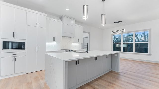 13 Coylton Lane, Bella Vista, AR 72715