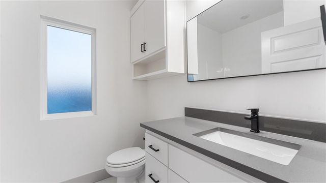 13 Coylton Lane, Bella Vista, AR 72715