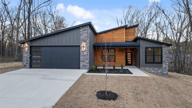 13 Coylton Lane, Bella Vista, AR 72715