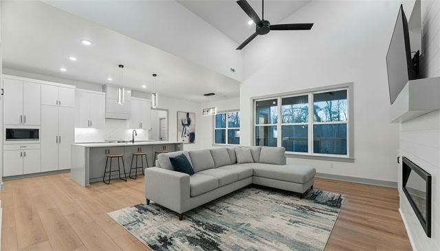 13 Coylton Lane, Bella Vista, AR 72715