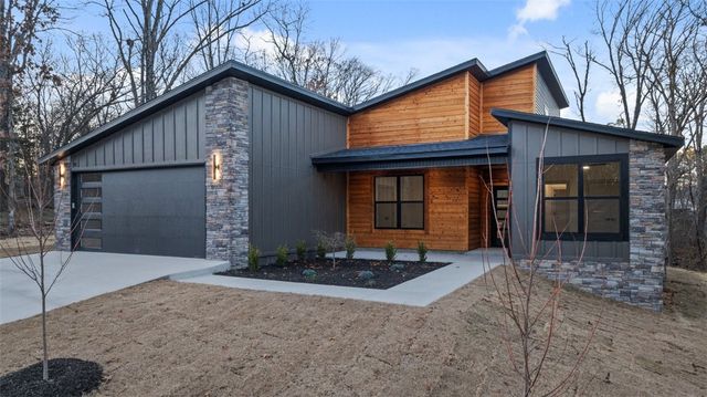 13 Coylton Lane, Bella Vista, AR 72715