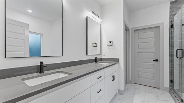 13 Coylton Lane, Bella Vista, AR 72715