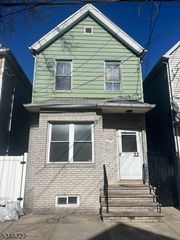 22 Lentz Ave, Newark City, NJ 07105