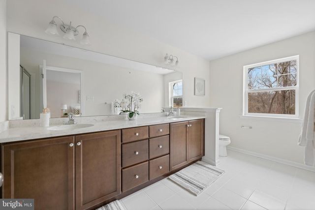 14 TULLOW HILL DR, Kennett Square, PA 19348