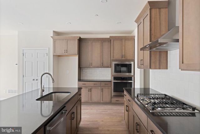 14 TULLOW HILL DR, Kennett Square, PA 19348