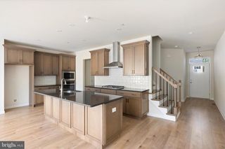 14 TULLOW HILL DR, Kennett Square, PA 19348