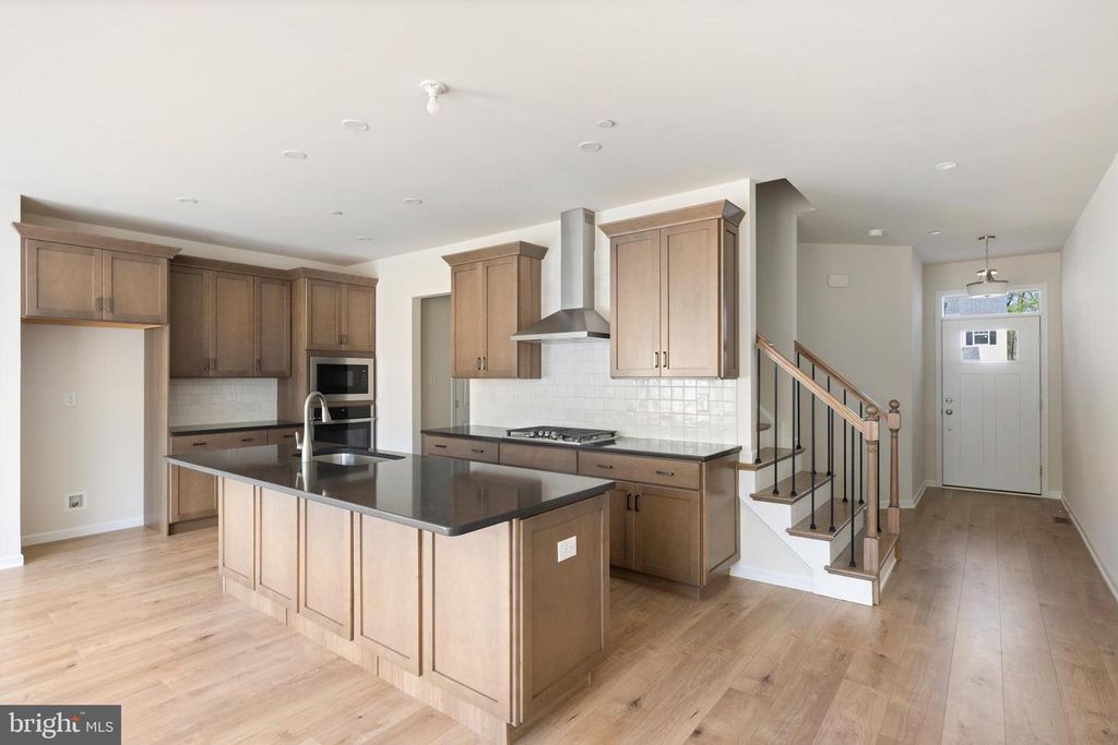 14 TULLOW HILL DR, Kennett Square, PA 19348