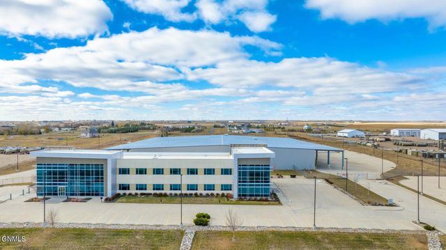 805 48th Avenue W, Williston, ND 58801