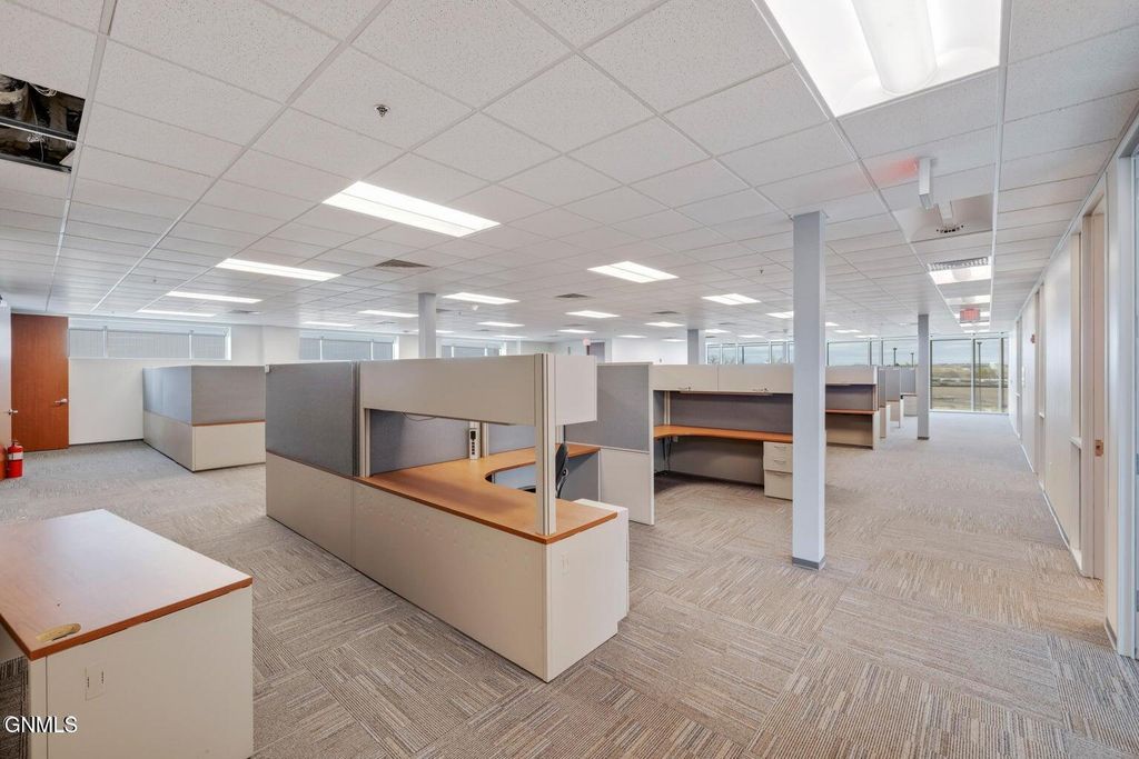 805 48th Avenue W, Williston, ND 58801 photo 8