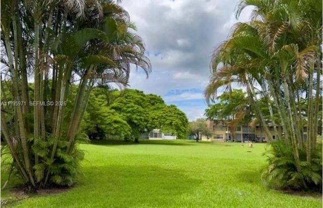 609 S State Road 7 2D, Margate, FL 33068