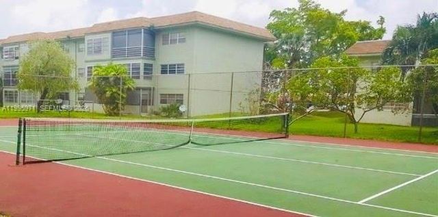 609 S State Road 7 2D, Margate, FL 33068