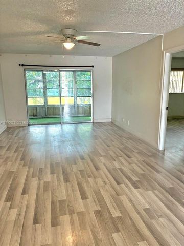 609 S State Road 7 2D, Margate, FL 33068