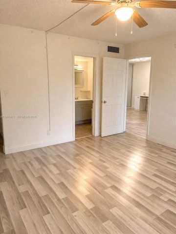 609 S State Road 7 2D, Margate, FL 33068