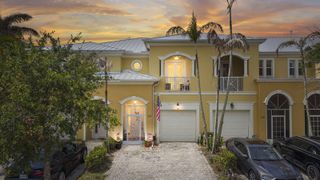6179 NW Helmsdale Way, Port St. Lucie, FL 34983