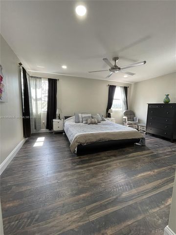 11712 SW 1st St, Coral Springs, FL 33071