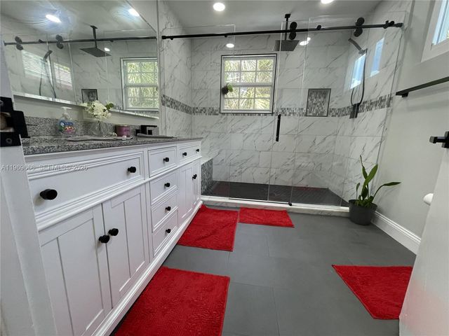 11712 SW 1st St, Coral Springs, FL 33071