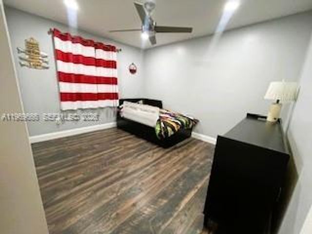 11712 SW 1st St, Coral Springs, FL 33071