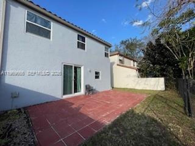 11712 SW 1st St, Coral Springs, FL 33071